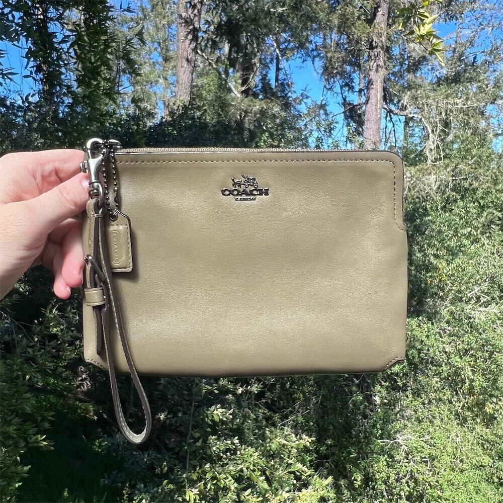 COACH VINTAGE Green Leather Pouch Wristlet Clutch Makeup Bag w Detachable Strap
